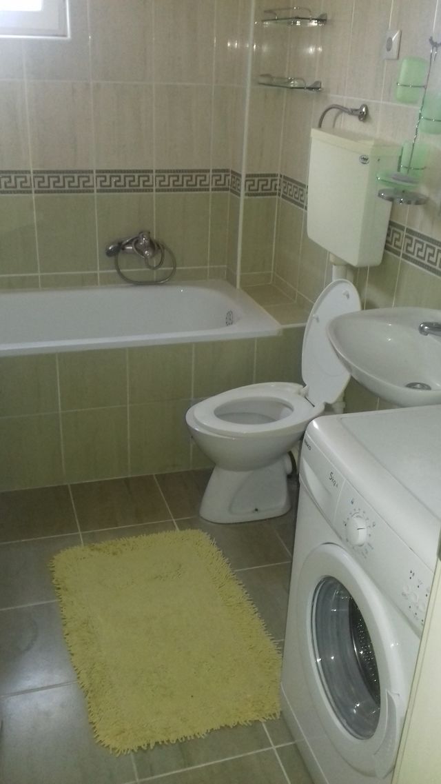 Vojvode Vlahovića 25, Beograd - 4