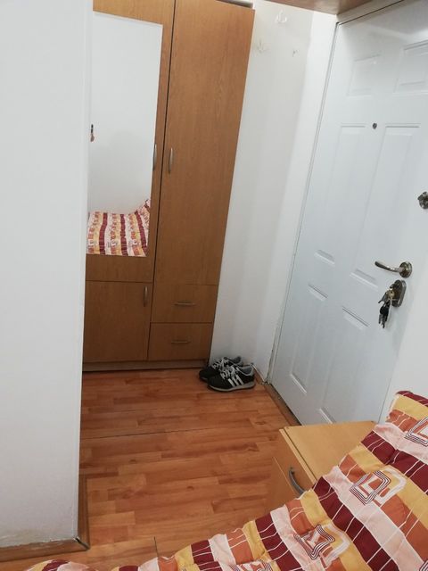 Mome Stanojlovića 14, Beograd - 9