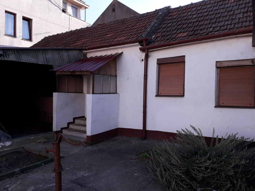 Vuka Karadžića 4, Inđija - 4