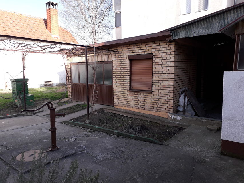 Vuka Karadžića 4, Inđija - 5