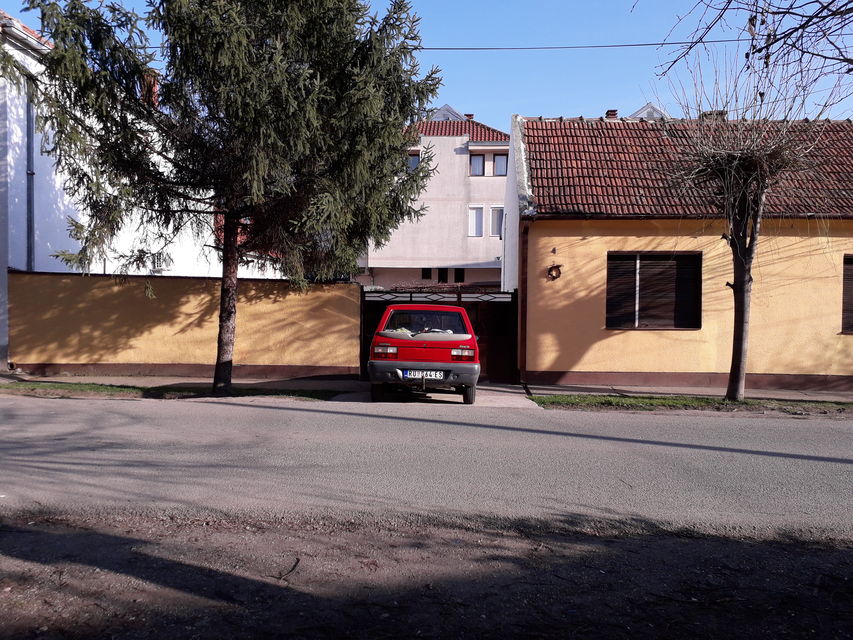 Vuka Karadžića 4, Inđija - 1