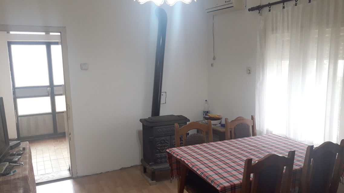 Petnička 11, Valjevo - 9