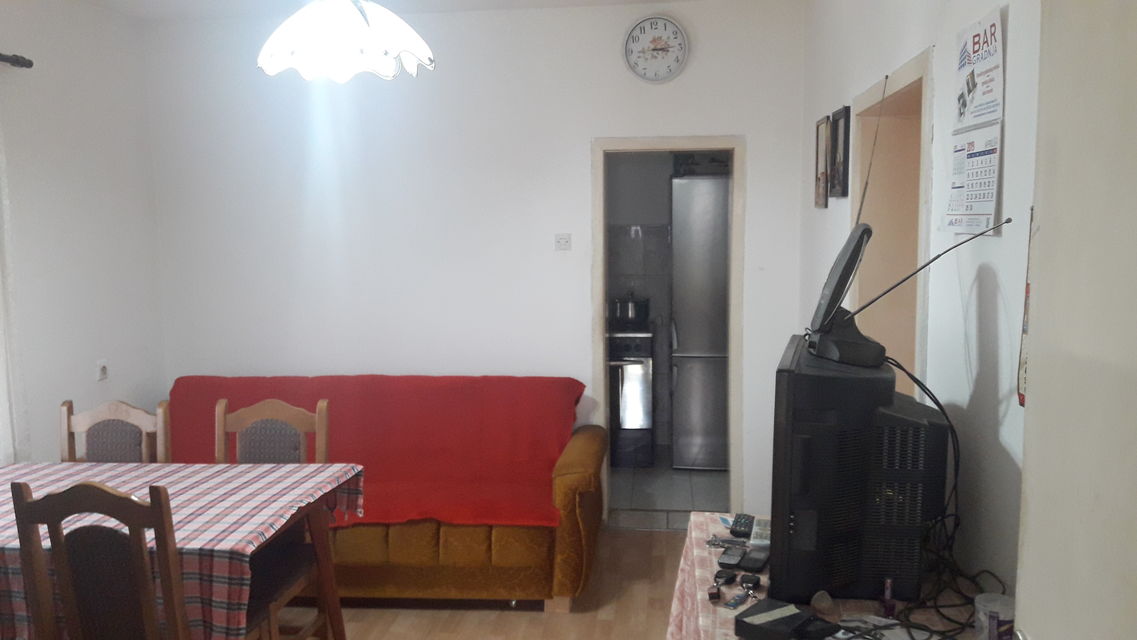 Petnička 11, Valjevo - 8