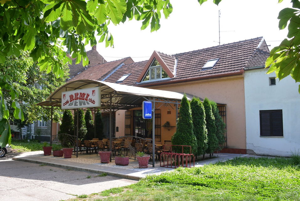 Železnička 94, Ruma - 2