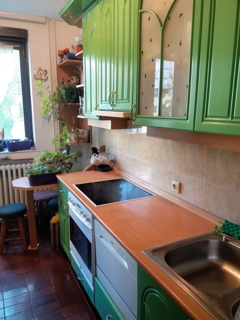 Raše Plaovića 14, Beograd - 4