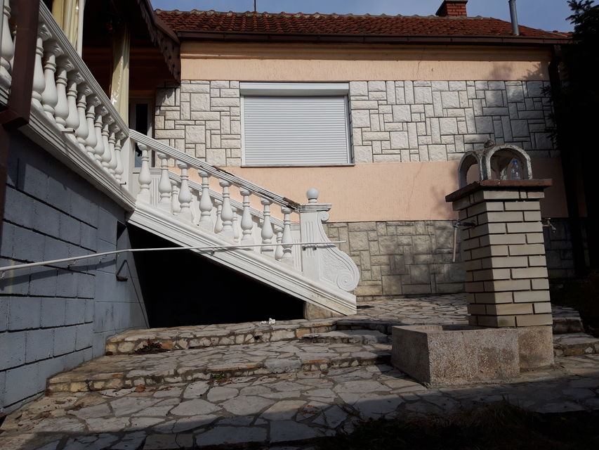 Braće Jovanovića 6, Ub - 4