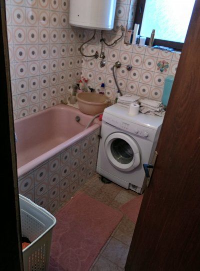 Vuka Karadžića 17, Beograd - 6