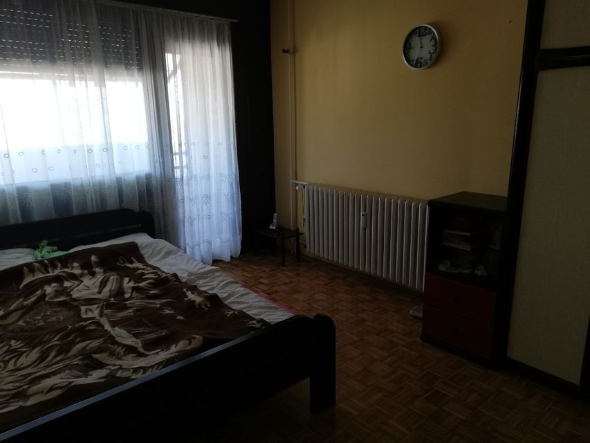 Nemanjina 80, Čačak - 2