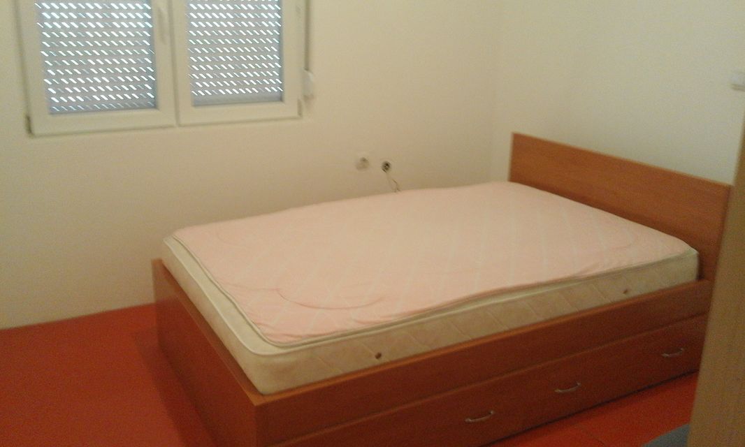 Novobeogradskih graditelja 22, Beograd - 4