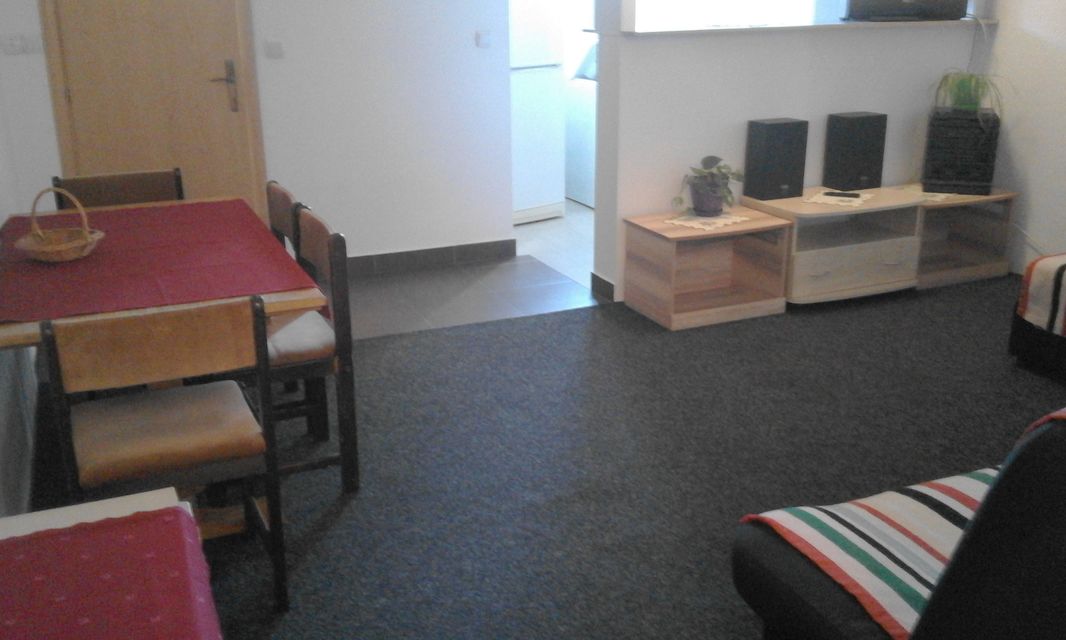 Novobeogradskih graditelja 22, Beograd - 2