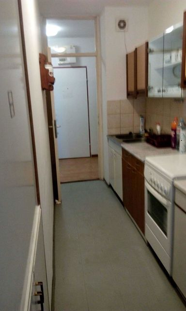 Obalskih radnika 19, Beograd - 2