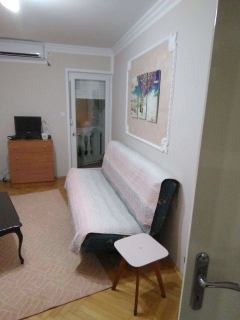 Kanadska 7, Beograd - 2