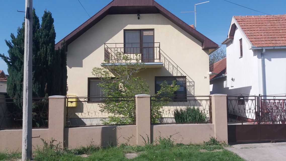 Omladinska 14, Beška