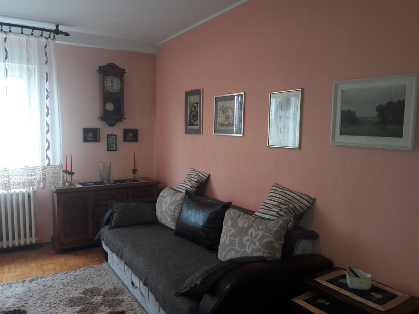Pariske Komune 40, Novi Sad - 2