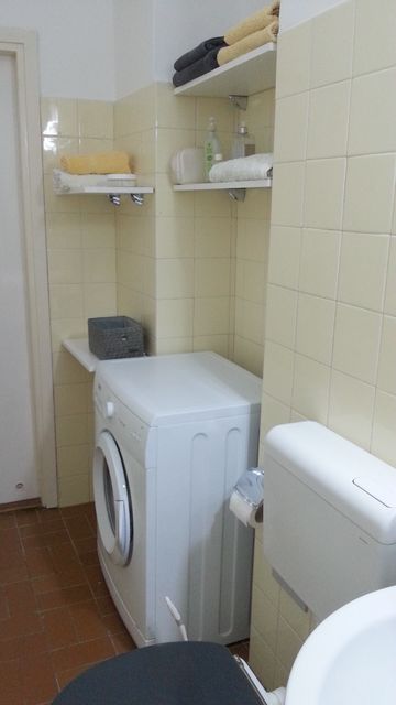 Jovana Ćirilova 8, Beograd - 8