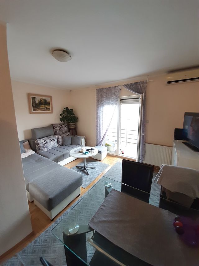 Jovanke Radaković 35, Beograd