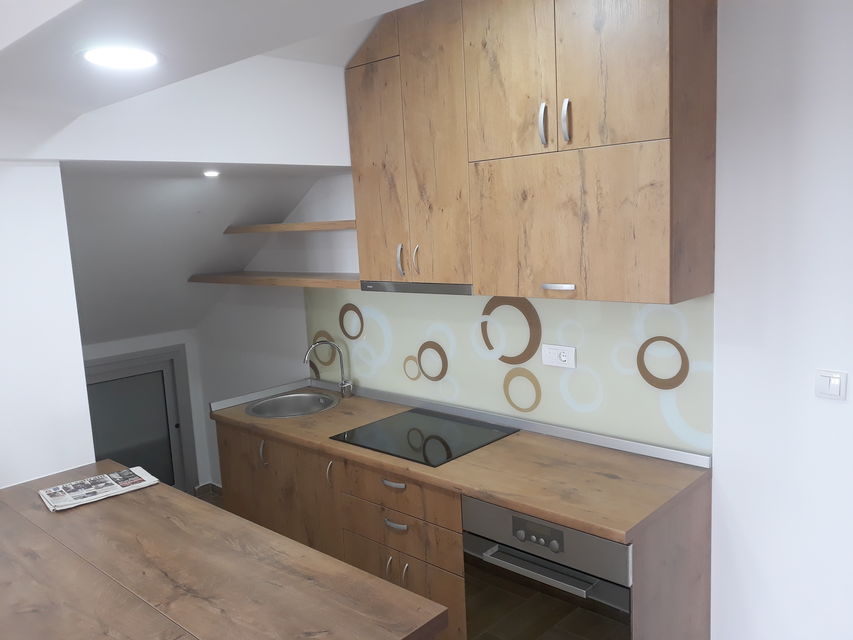 Matice srpske 10, Beograd - 9