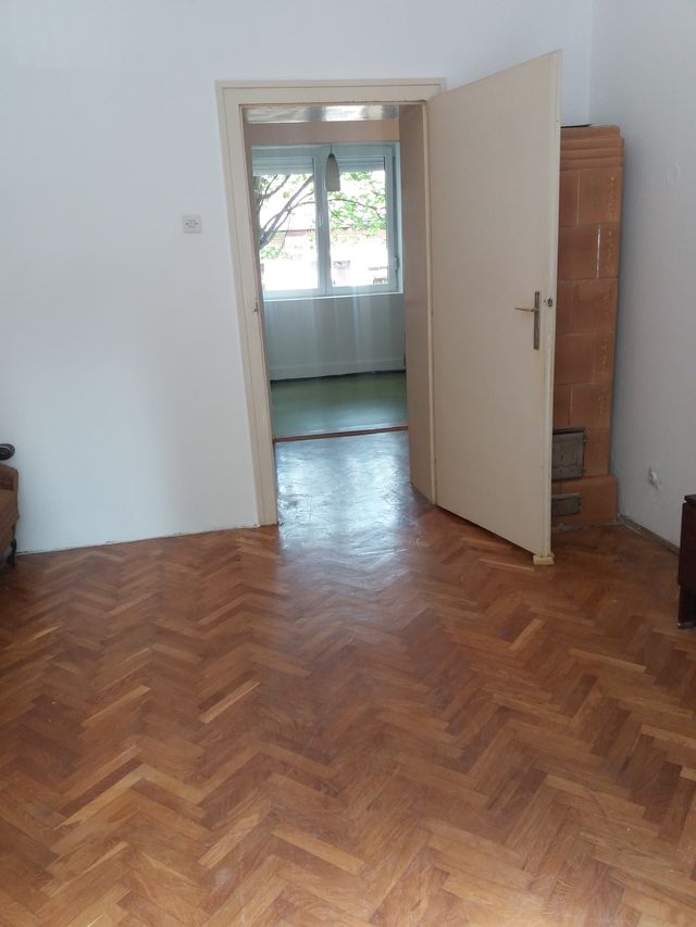 Loznička 1, Beograd - 7