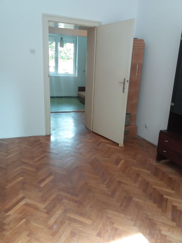 Loznička 1, Beograd - 4