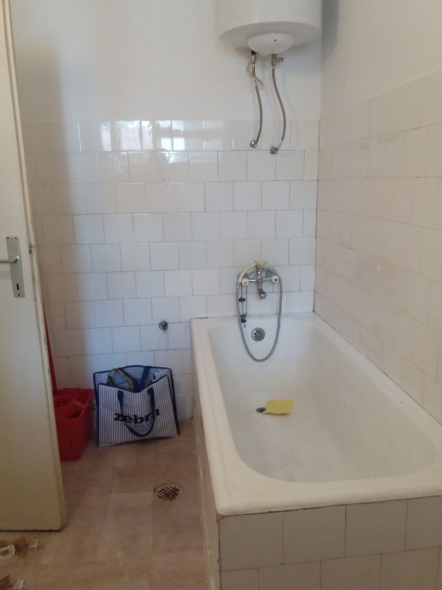 Loznička 1, Beograd - 9