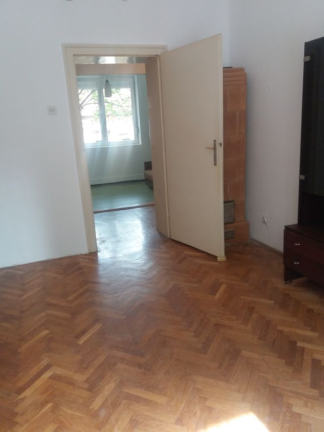 Loznička 1, Beograd - 14