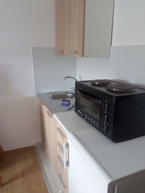 Radnih akcija 93A, Beograd - 3