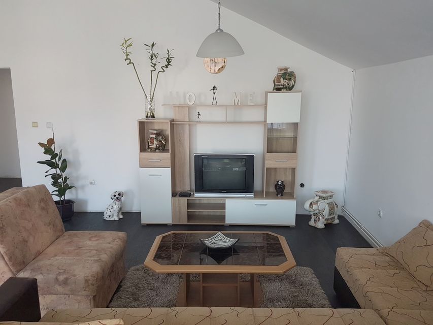 Vojvode Vlahovića 8, Beograd