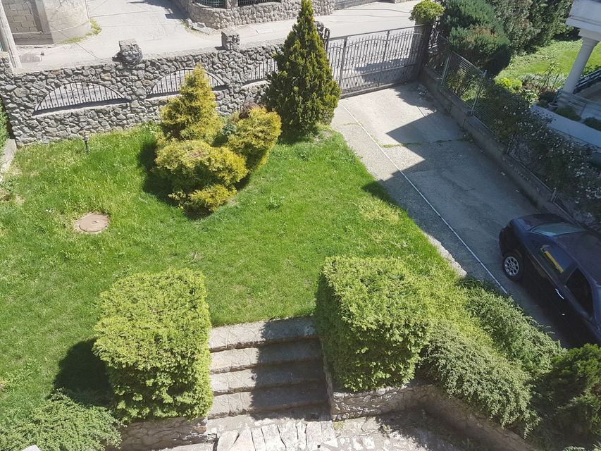 Vojvode Vlahovića 8, Beograd - 8