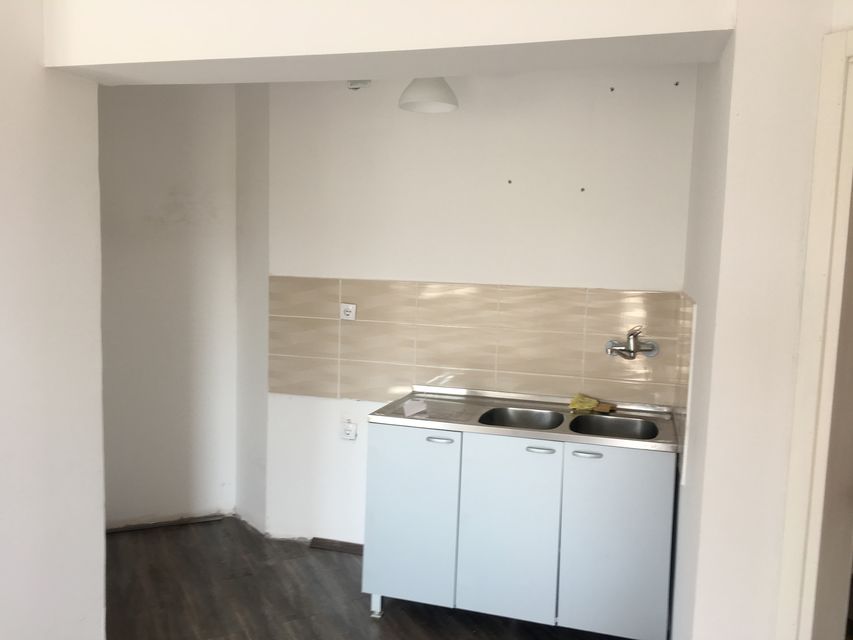 Sretena Mladenovića Mike 22, Beograd - 4