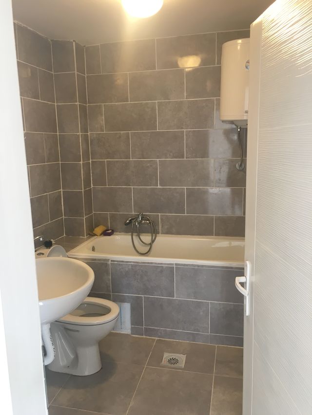 Sretena Mladenovića Mike 22, Beograd - 3