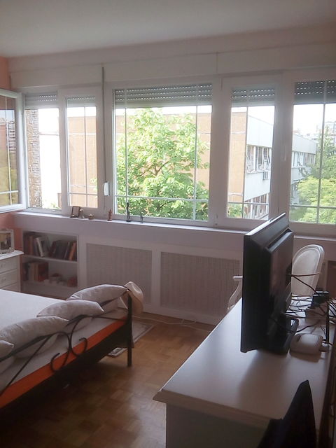 Nehruova 182, Beograd - 16