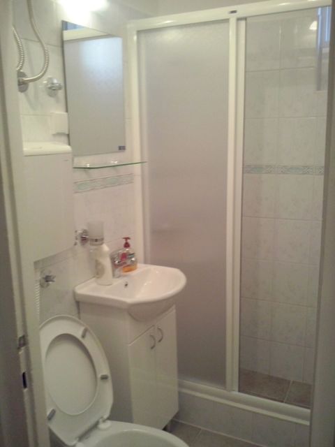 Dobrinjska 9, Beograd - 6