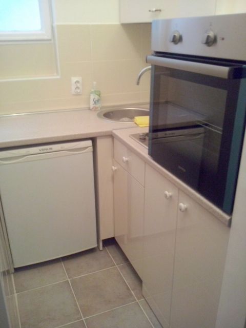 Dobrinjska 9, Beograd - 4