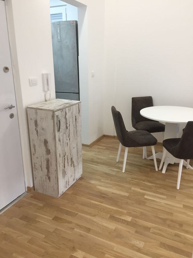 Dolačka 16, Beograd - 4