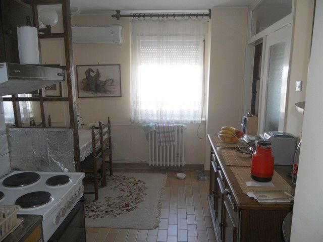 Kaće Dejanović 19, Novi Sad - 7