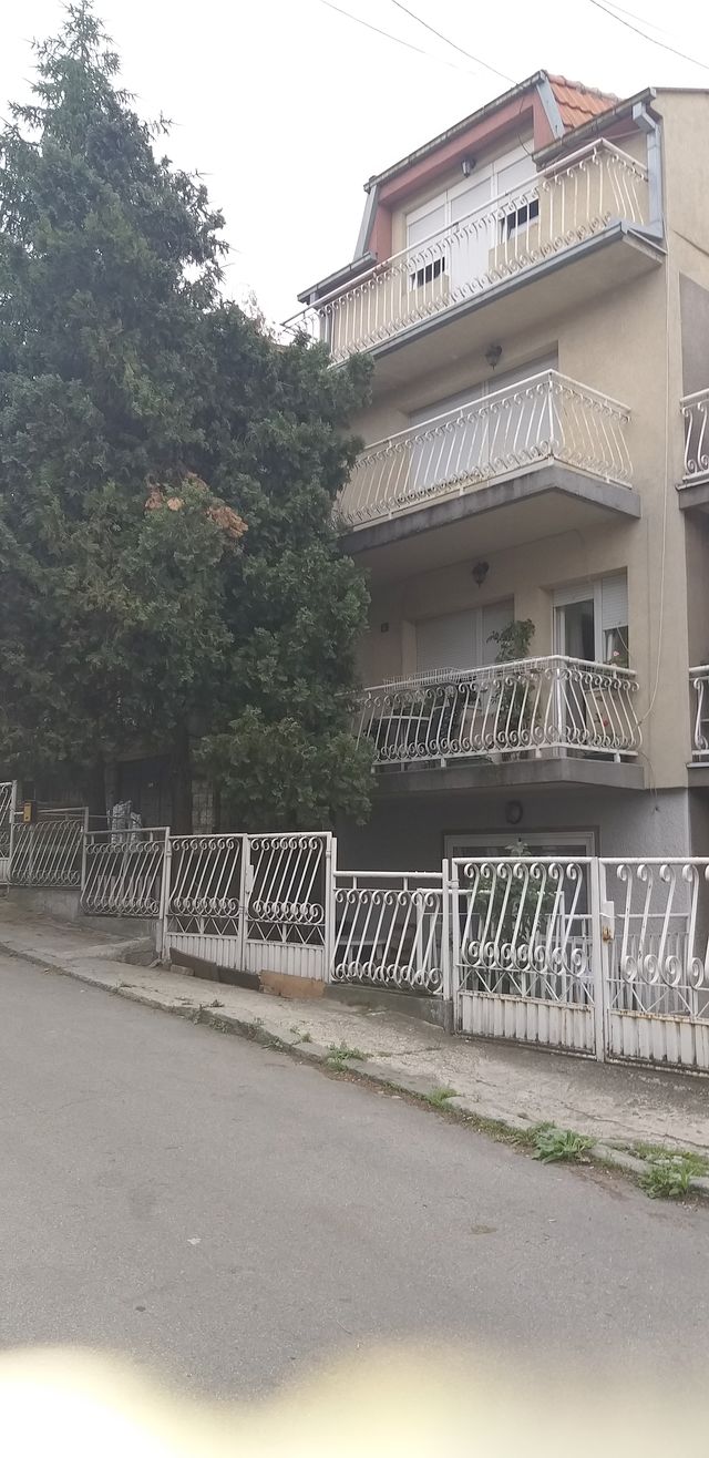 Kninska 4a, Beograd - 3