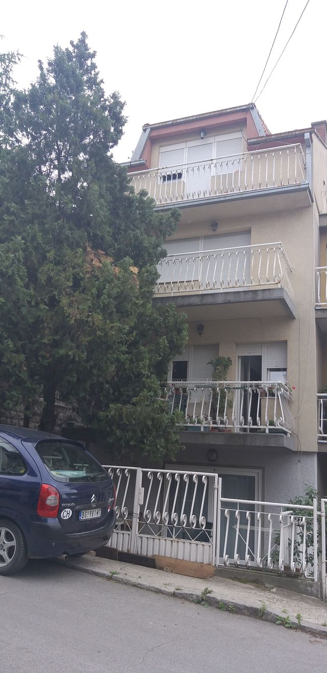 Kninska 4a, Beograd - 2