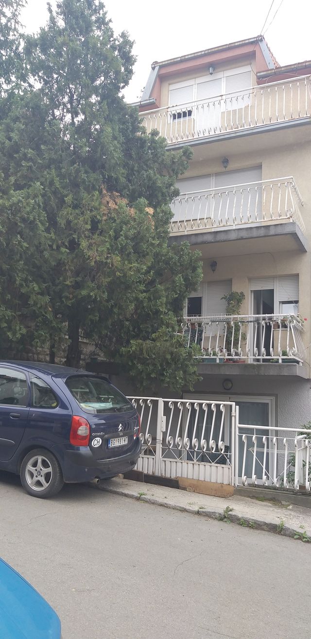 Kninska 4a, Beograd - 5