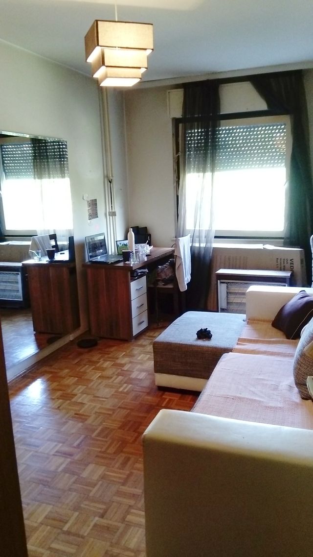 Nehruova 46, Beograd - 6