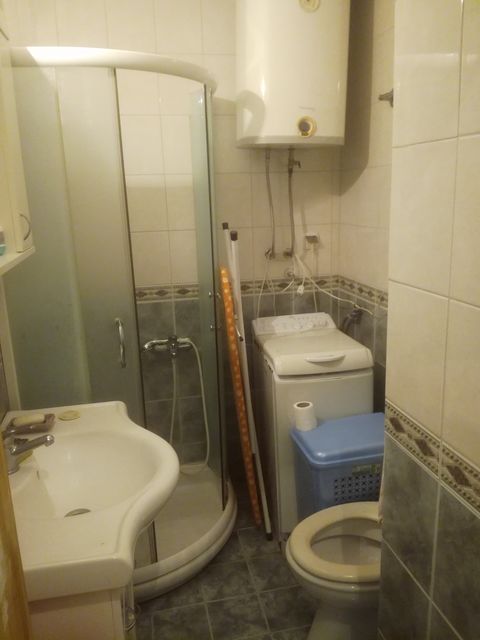 Studentska 35, Beograd - 8