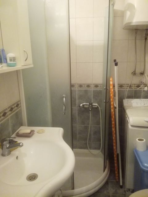 Studentska 35, Beograd - 9