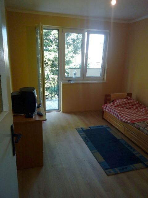 Vuka Karadžića 33, Mladenovac - 18