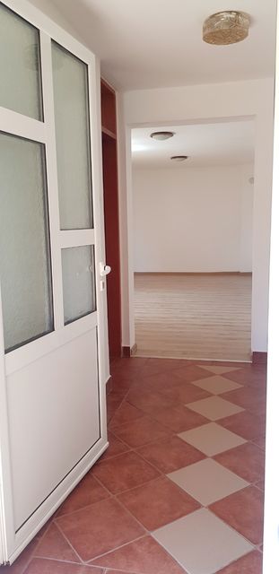 Vojvođanskih brigada 87, Beograd - 7