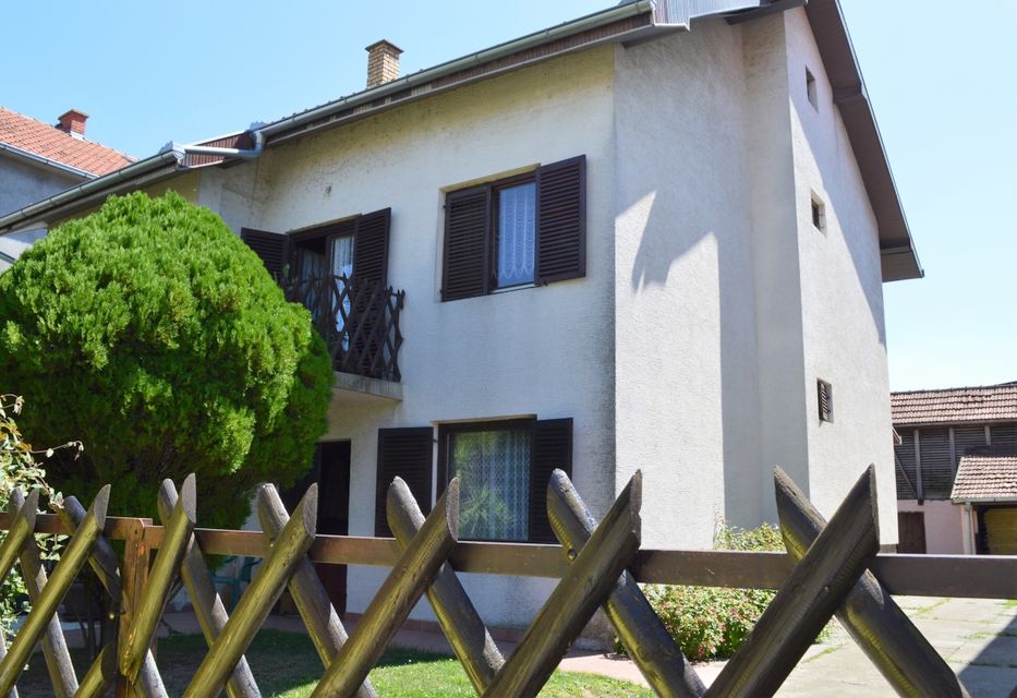 Laze Kostića 13, Inđija - 1