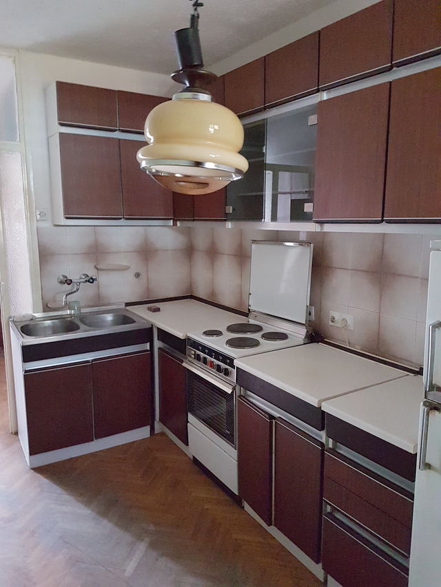 Lepe Stamenković 75, Beograd - 4