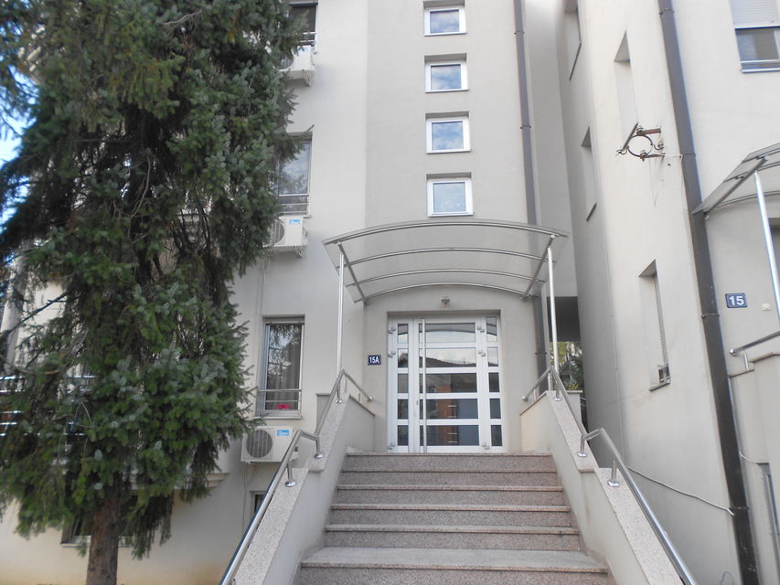 Mihaila Avramovića 15, Beograd - 9