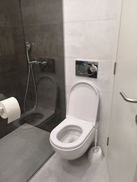 Novogradska 63, Beograd - 9