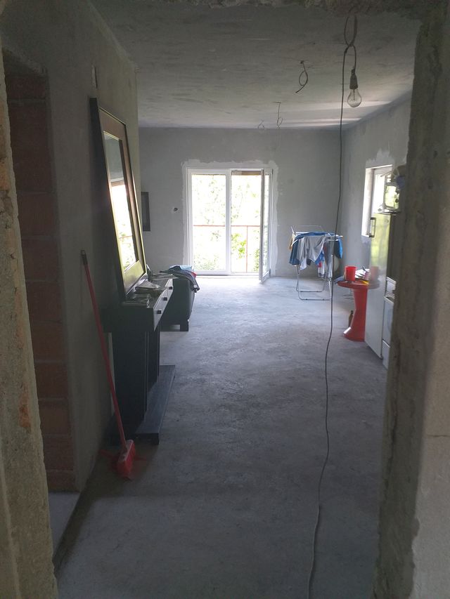 Ladno Brdo 28b, Beograd - 6