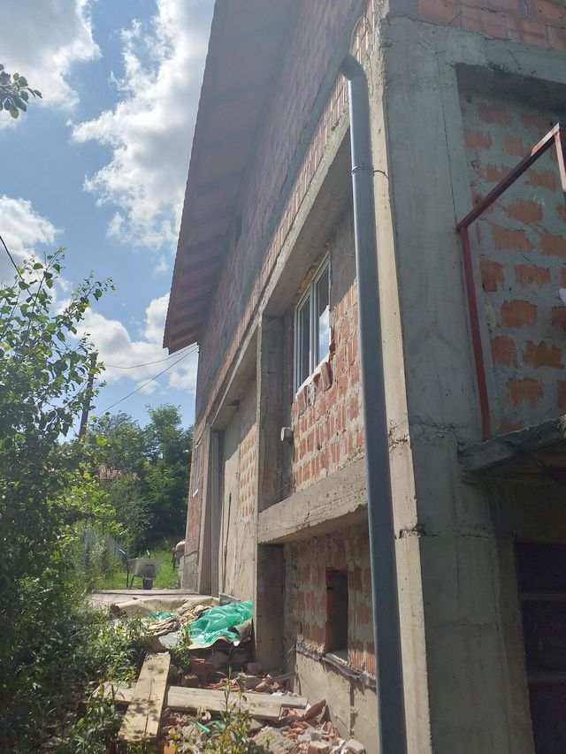 Ladno Brdo 28b, Beograd - 7