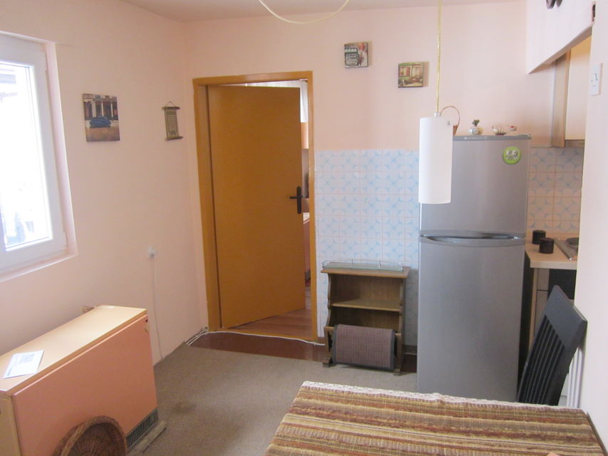 Trebinjska 21, Beograd - 2